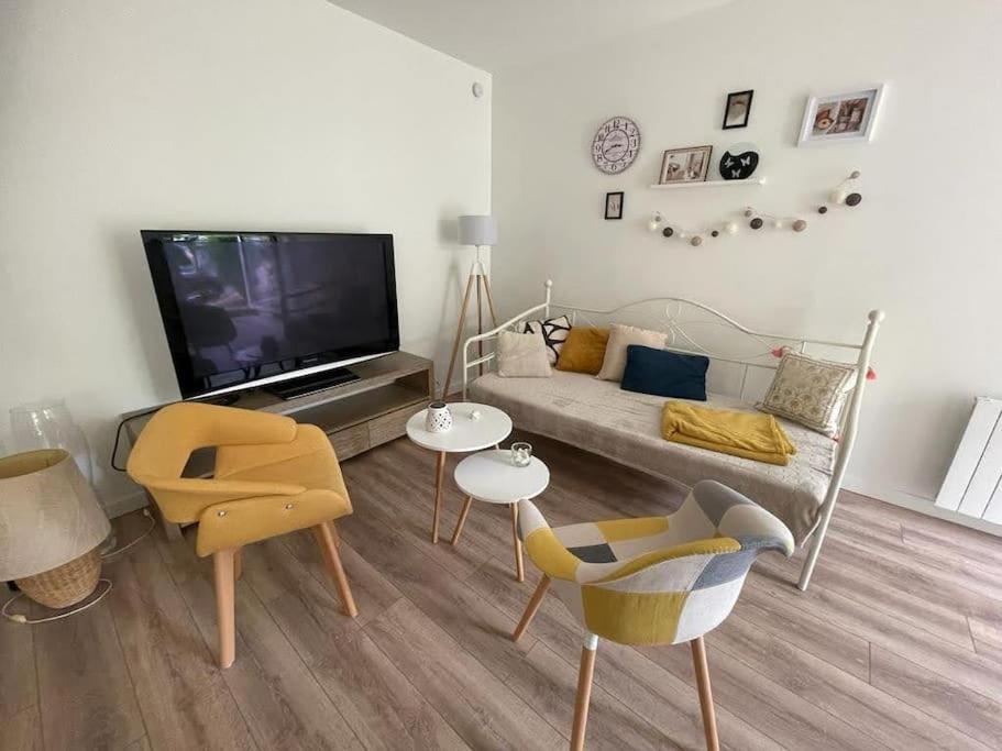 Gite De Charme - 3 Chambres, 5 Lits - De 4 A 7 Personnes Avanton Eksteriør bilde